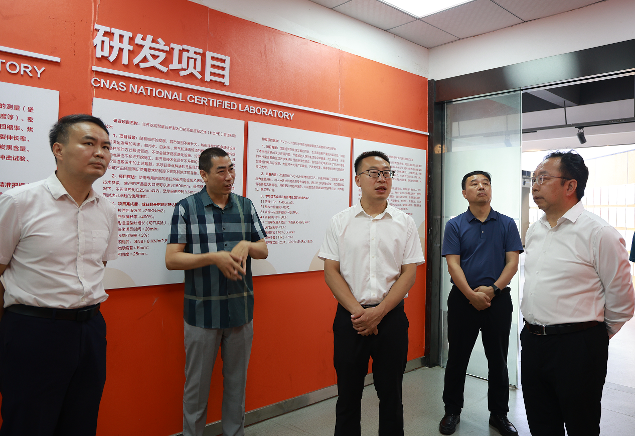 钟林到高新区调研企业生产经营情况