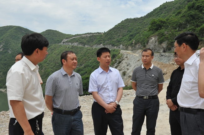 纪道清调研十竹路房县段建设