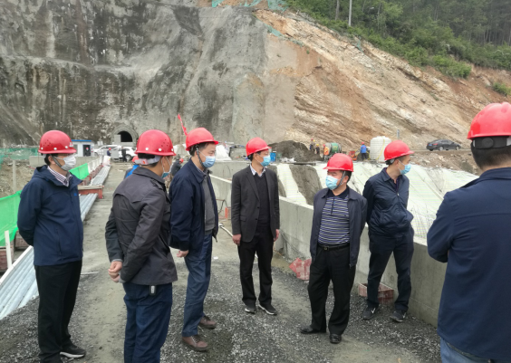 乔冰,市应急管理局党组书记,局长王定斌一行赴房县检查指导防汛抗旱