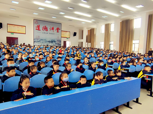 房县东城小学举行冬春季儿童常见疾病防治知识普及讲座