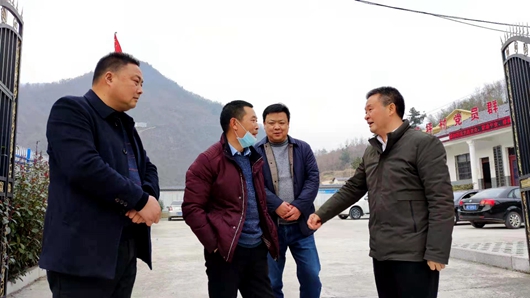 肖大有到青峰镇走访慰问困难群众_房县新闻网