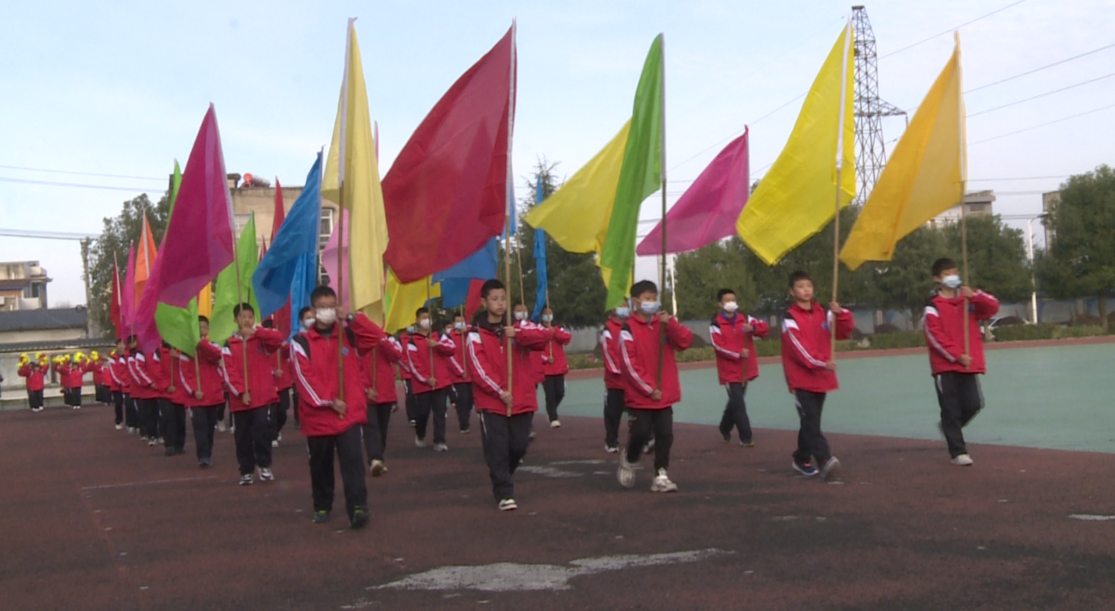 七河中学举行第十五届田径运动会