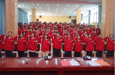 化龙学校:奋战百日 笑傲中考_房县新闻网