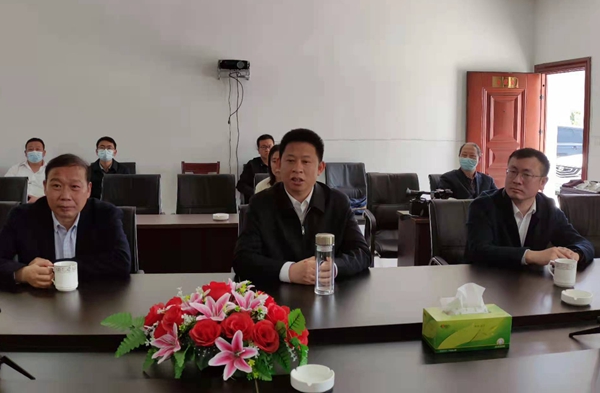 涂汉军一行先后到湖北武当动物药业,十堰赟天生物,湖北三鑫生物,葵花