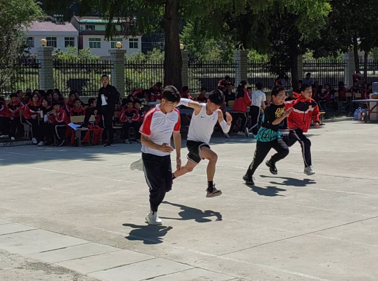 土城中学举办田径运动会