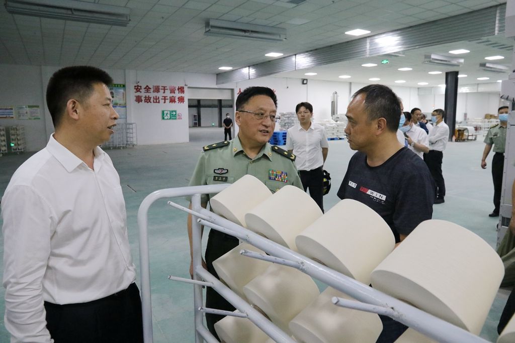 市委常委,军分区政委雷勇,县领导马兰起,高明哲,何庆国,林云国,丁杰