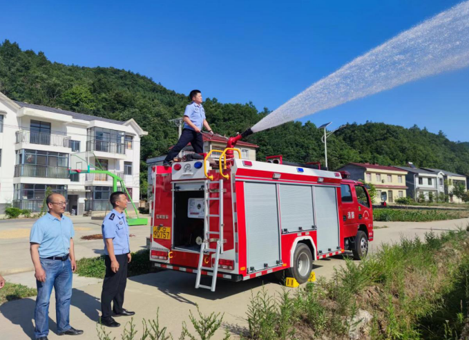 土城镇:硬措施抗干旱 聚全力解民忧