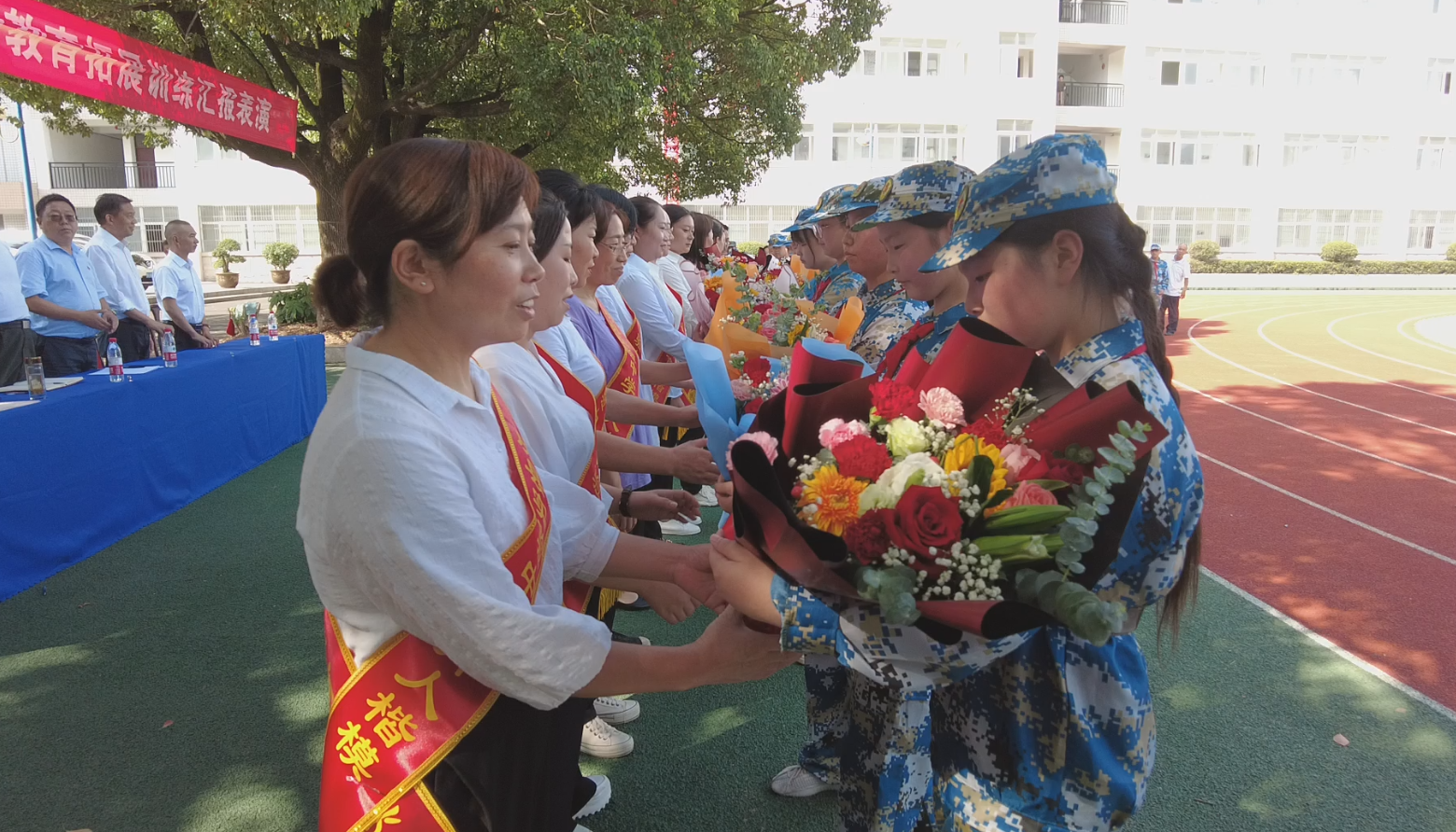 房县实验中学老师照片图片