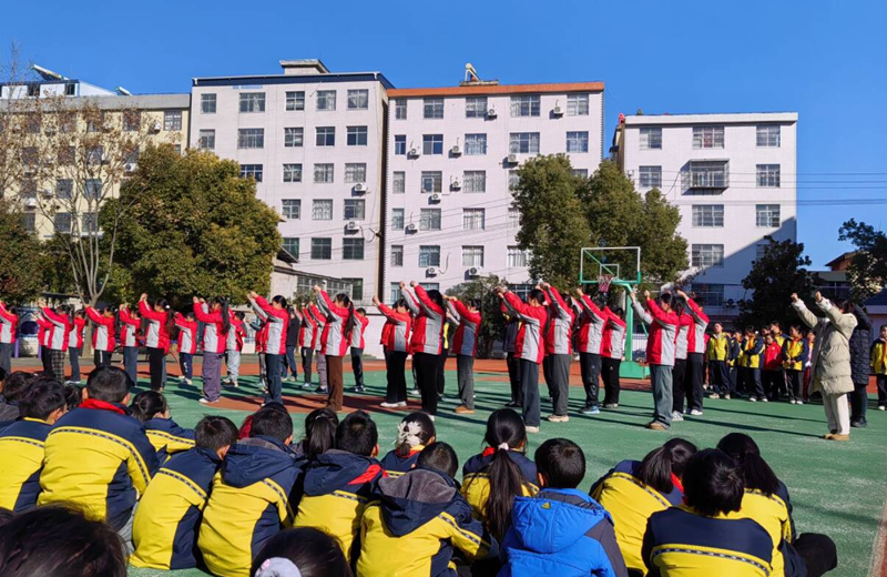 城关镇花宝小学：“童”练太极 趣享传承