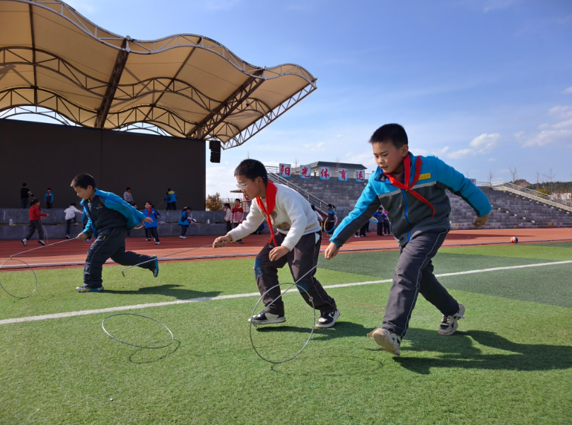 房县思源实验学校：绿茵筑梦健体魄 健康护航育新人