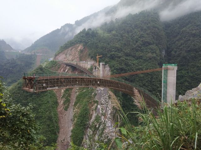 鹤峰南渡江大桥图片