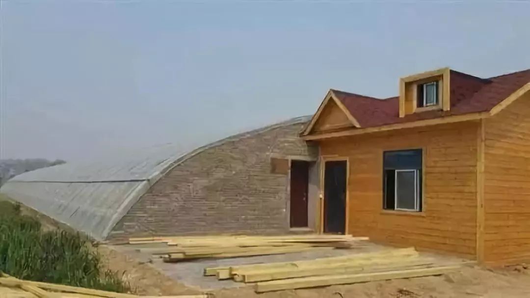 对农业大棚看护房超标问题,本着农棚农用,从紧够用,区分情况,分类处置