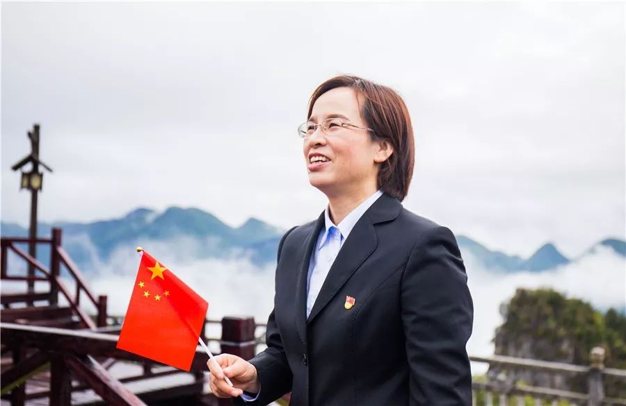 湖北非物质文化遗产传承人 谭学聪雷淑敏 张明霞 蔡呈(从左至右)恩施