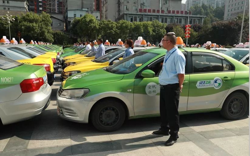 160名出租车司机参与恩施城区大巡逻大防控平安恩施建设再添新力量