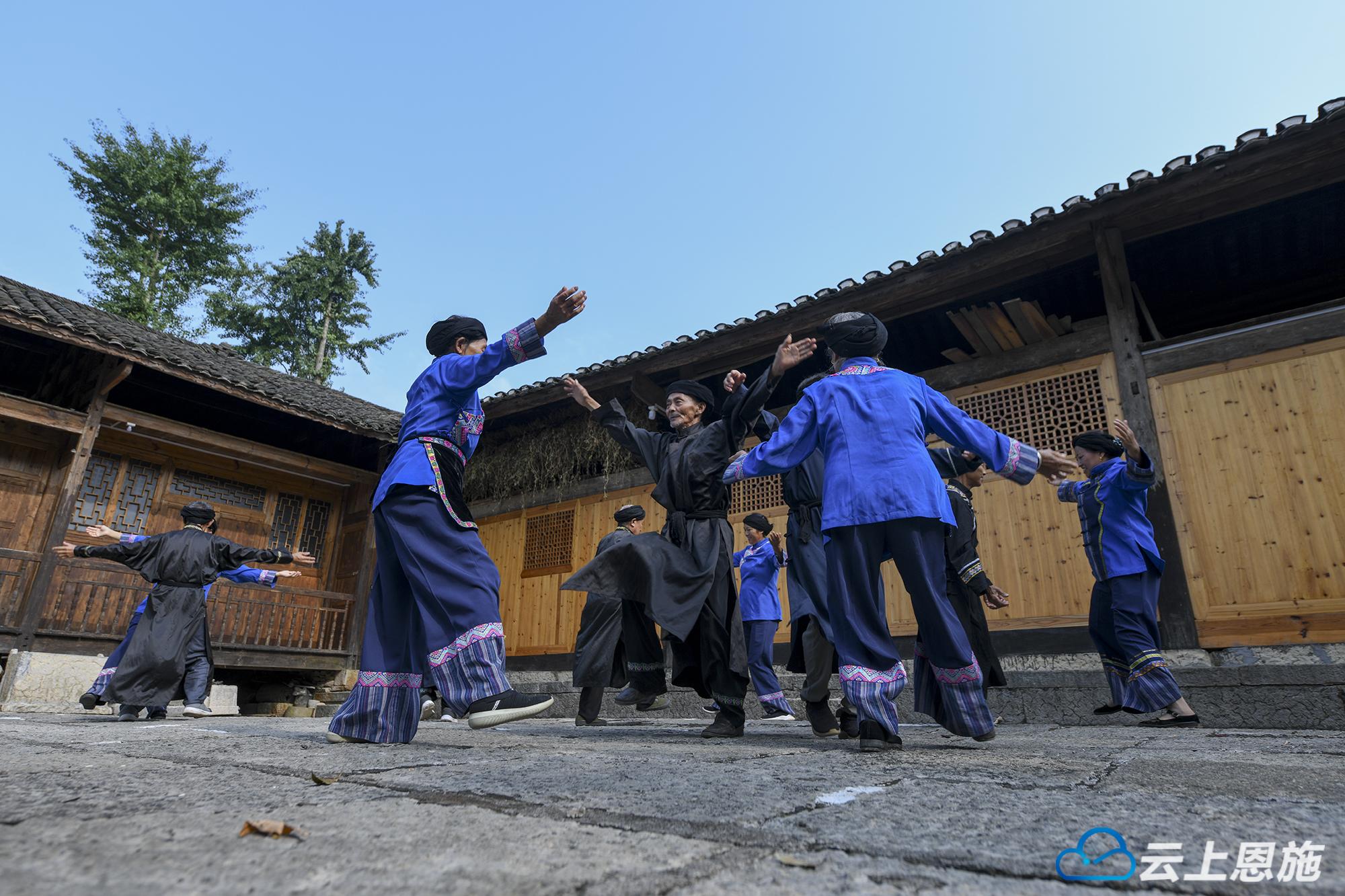 组图| 来凤:摆手"舞"金秋 _长江云 - 湖北网络广播电视台官方网站