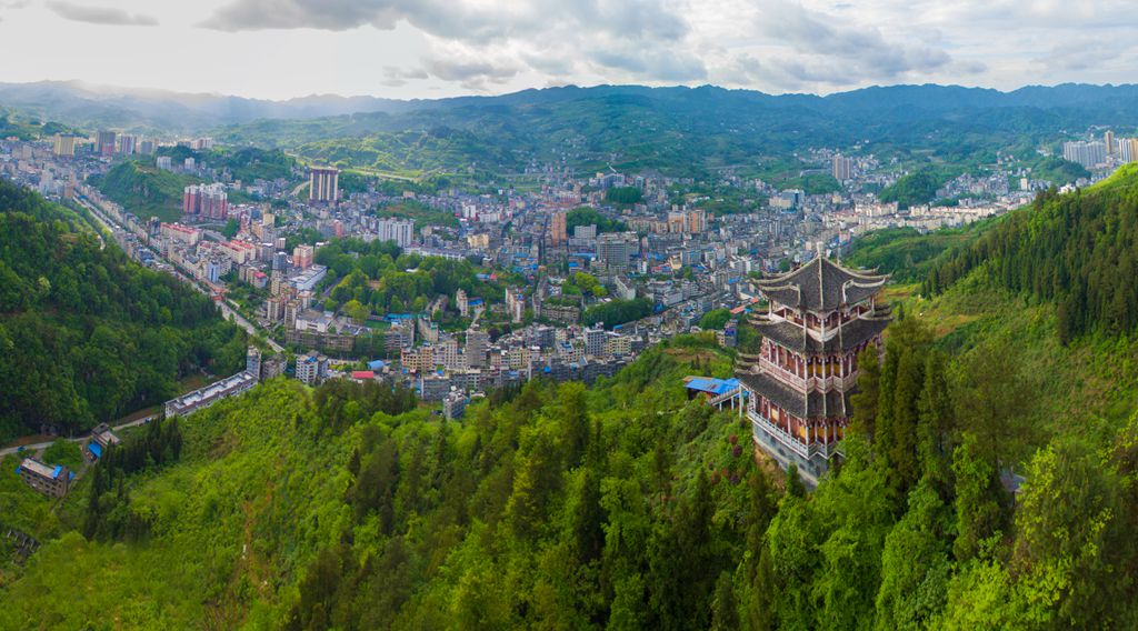 批复了咸丰县对城区新建42条道路命名5条道路更名