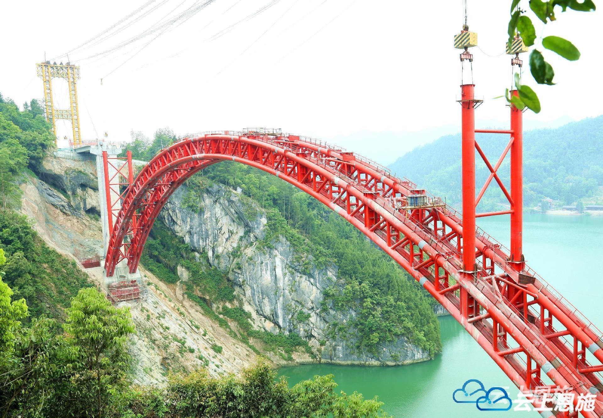 组图咸丰朝阳大桥建设取得新进展