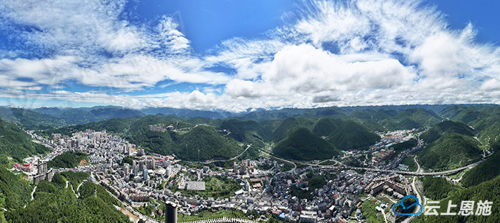 “野马”踏绿而行——巴东以马拉松为笔绘就发展新图景