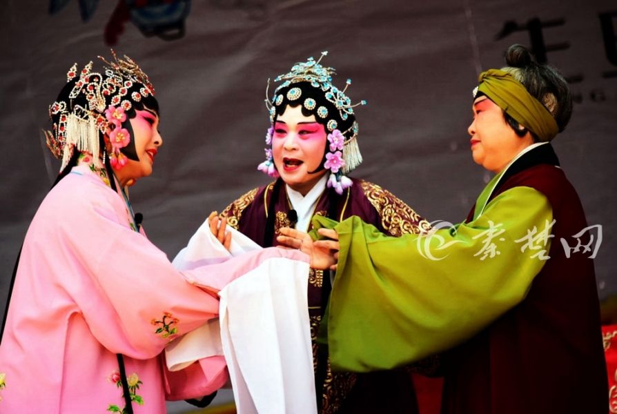 郧阳区唱大戏过大年春节过足戏瘾