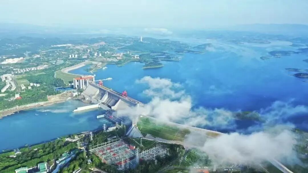 从前盼满仓，如今愿空船！