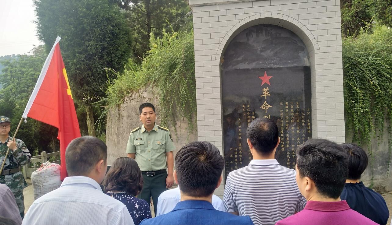 擂鼓镇：缅怀峥嵘情 弘传奋进心