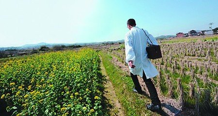 湖北“十三五”将力争实现“一村一名大学生村医”