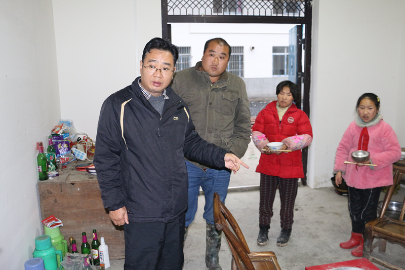 竹坪乡：全力做好易迁户冬季取暖安全