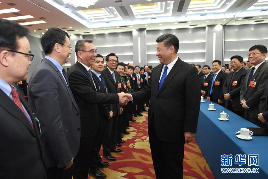 习近平看望政协委员：为决胜全面建成小康社会而团结奋斗