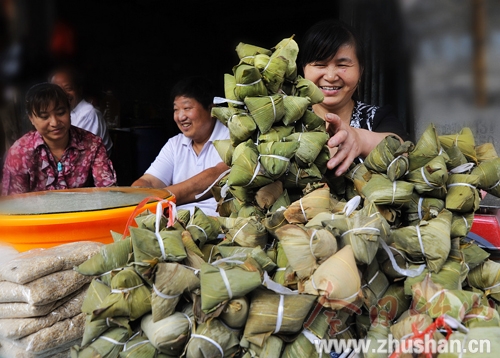 端午情浓 粽子热卖