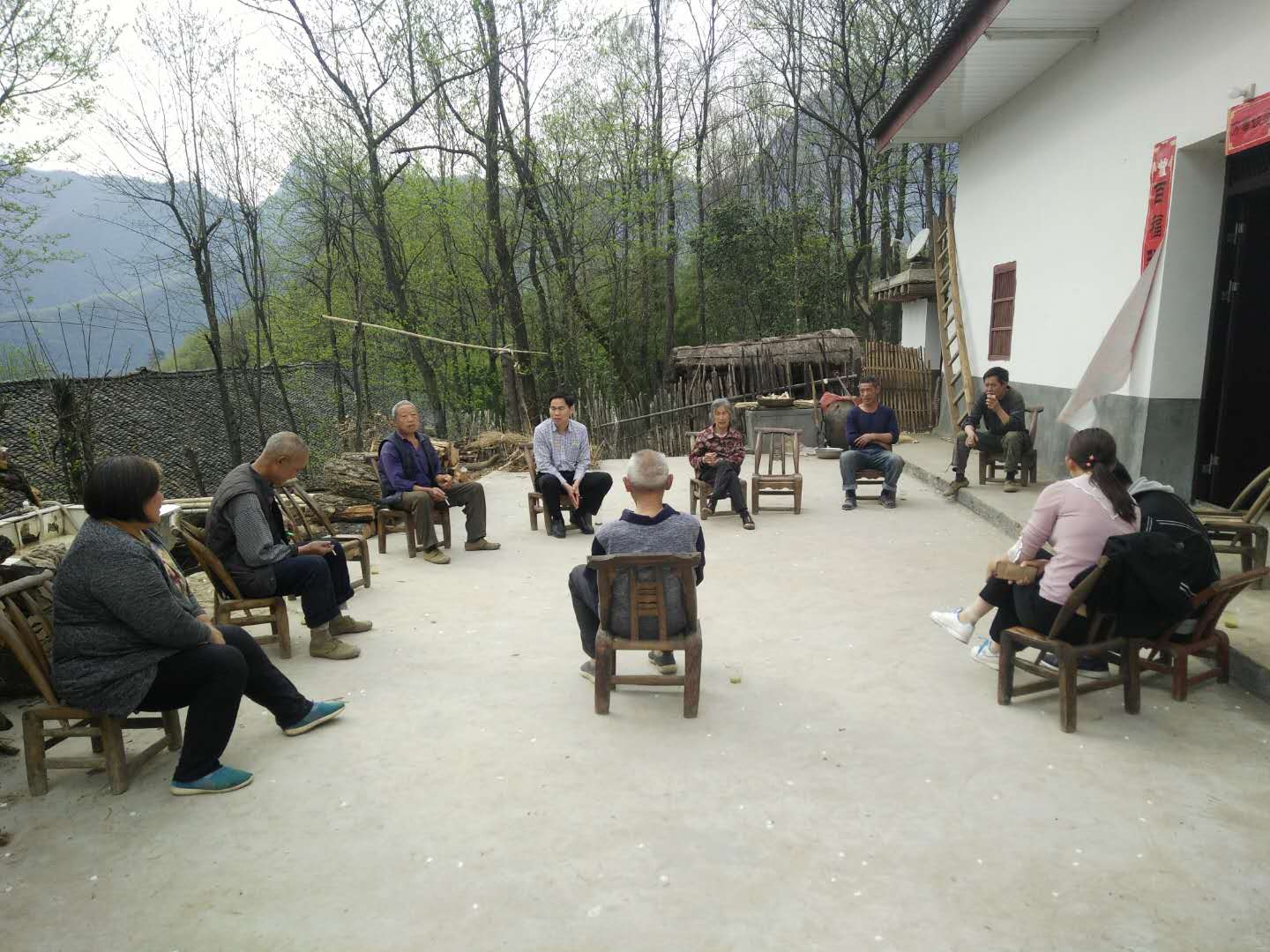 官渡镇：群众唱戏 干部搭台