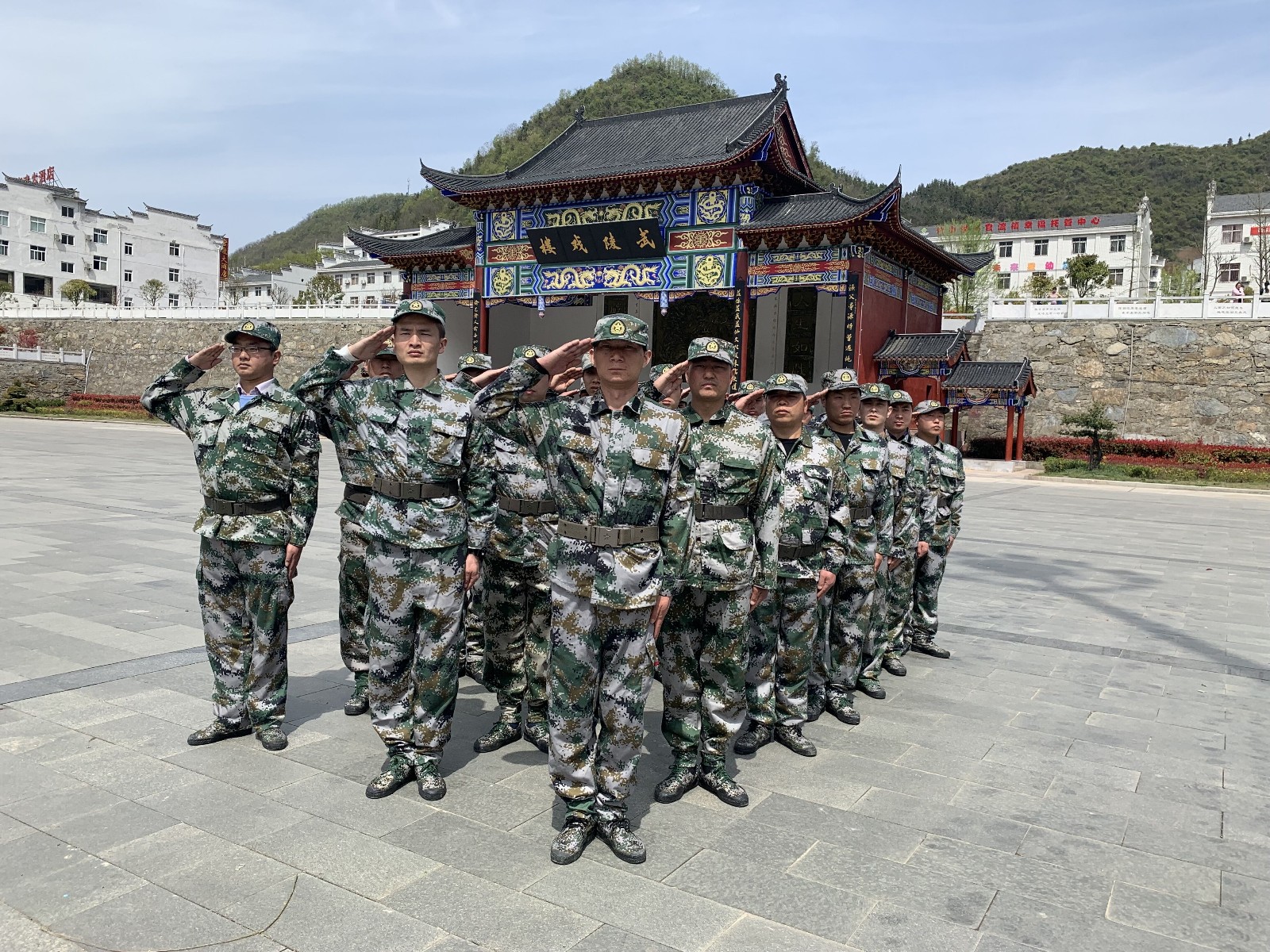 官渡镇组织基干民兵点验