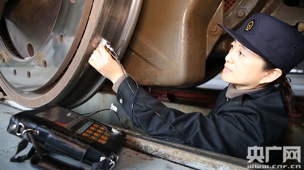 [新代表 新委员]全国人大代表王娟：机车“女神探”为运输安全护航