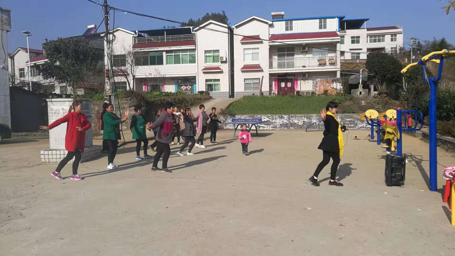 深河乡：广场舞进乡村 健康娱乐新风尚