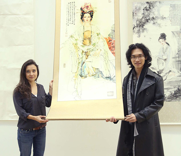 劉少奇曾孫女劉麗達參觀田七莫斯科畫展