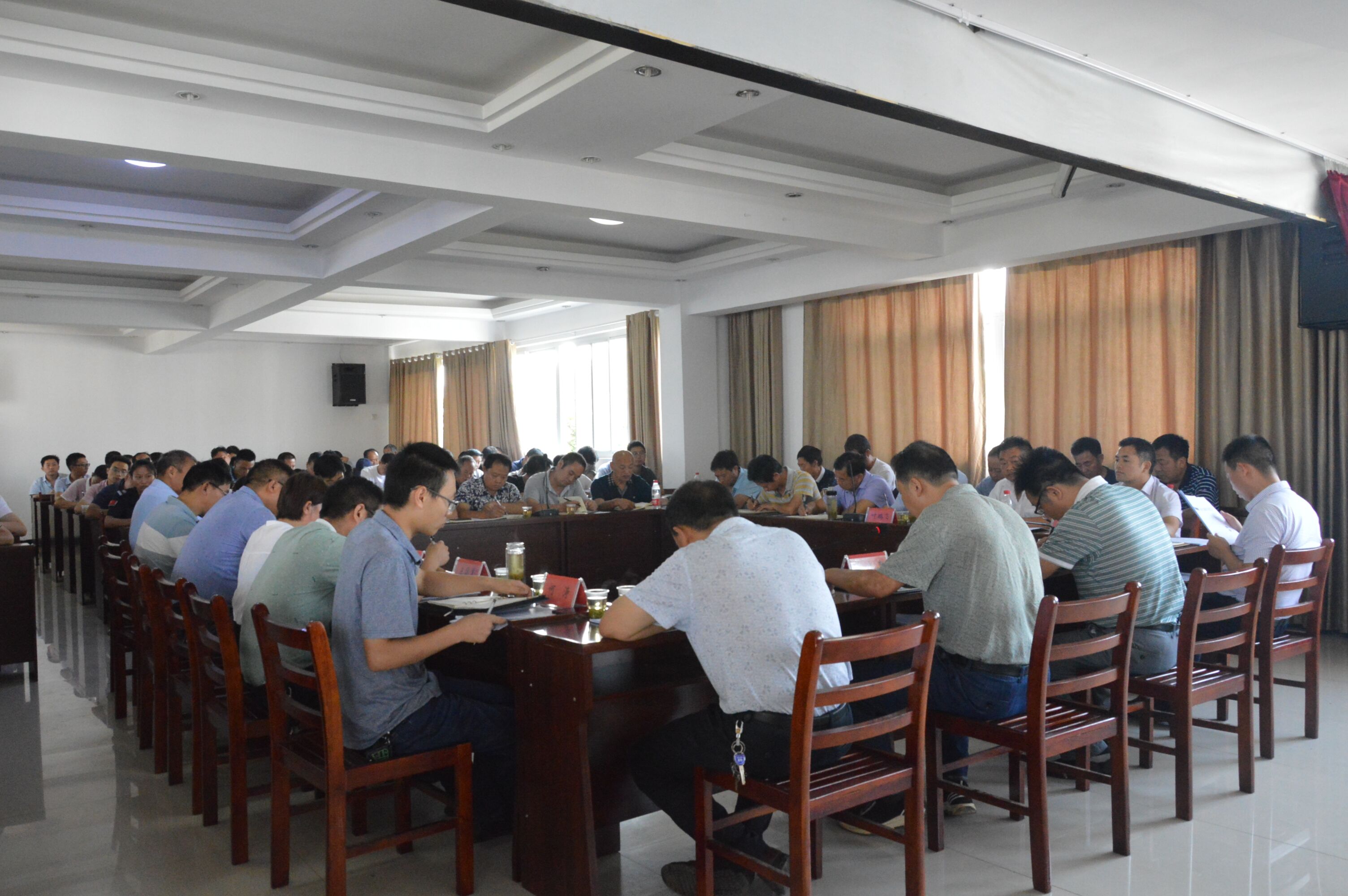 秦古镇：部署重点工作 决战脱贫攻坚