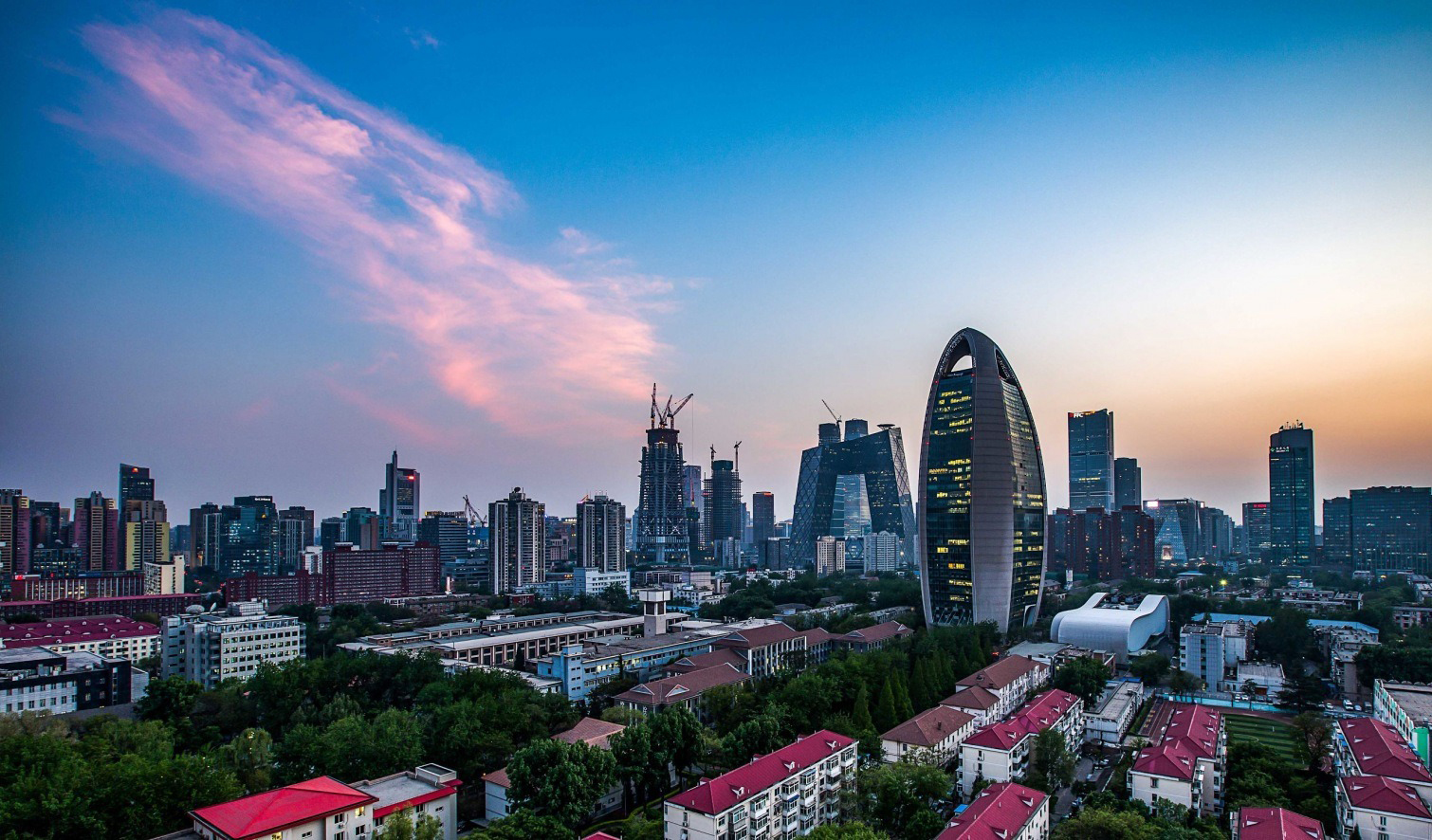 习近平主持中共中央政治局会议 讨论政府工作报告