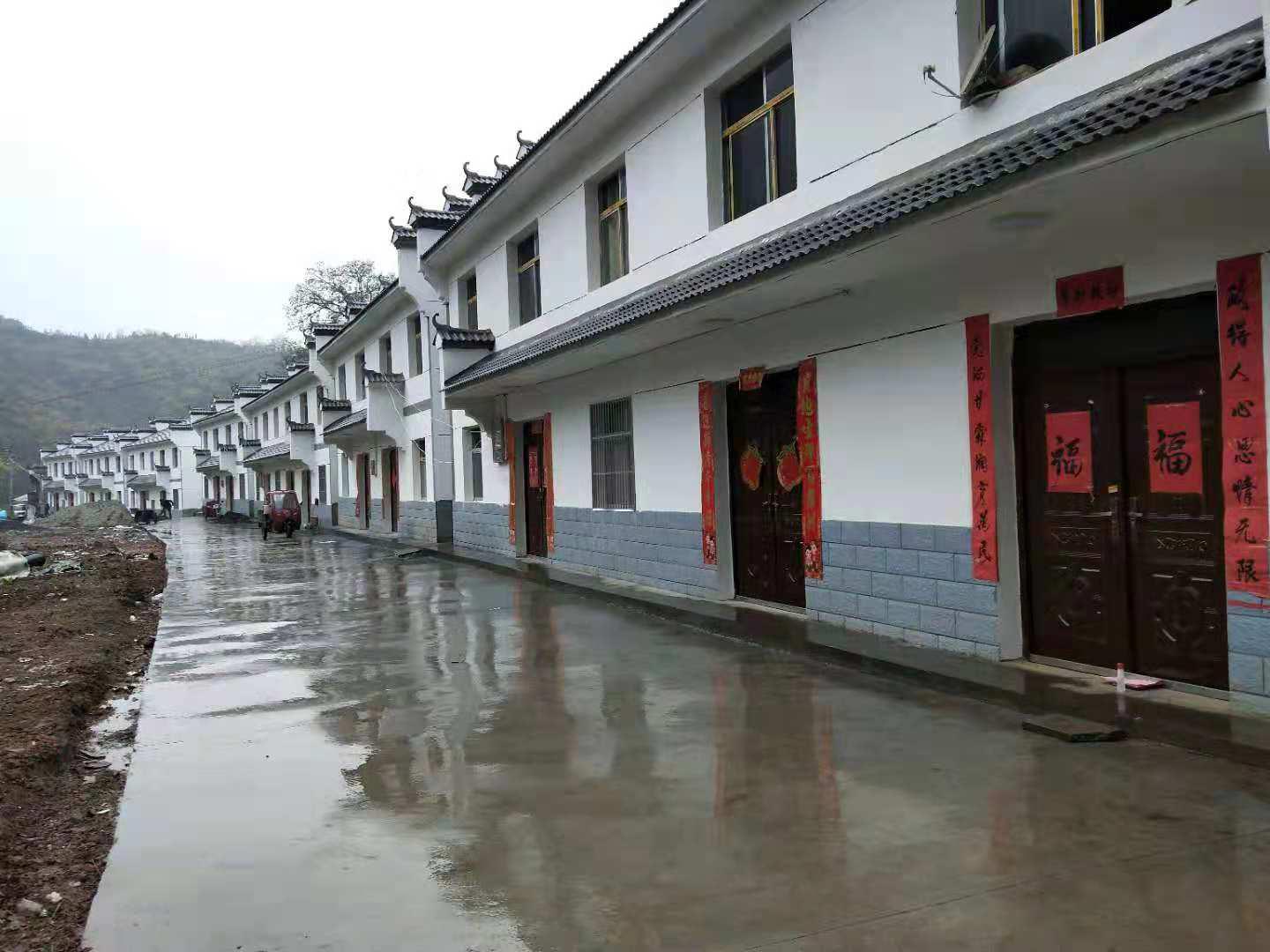 擂鼓镇掀起易迁搬家高潮