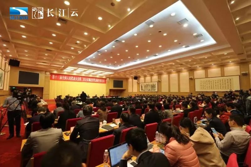 王曉東回答新華社記者提問：多為民營企業雪中送炭添柴加火