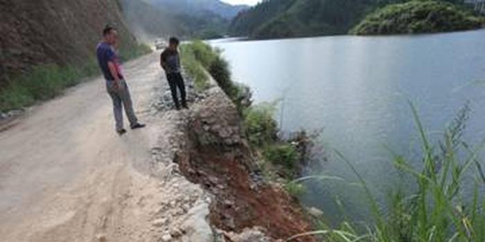 麻家渡镇：拉网排查对地灾隐患说“不”