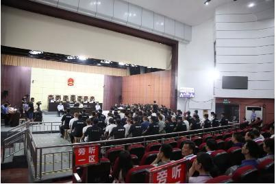 荆门打掉一涉黑团伙 30人累计12项罪名、7大行李箱案
