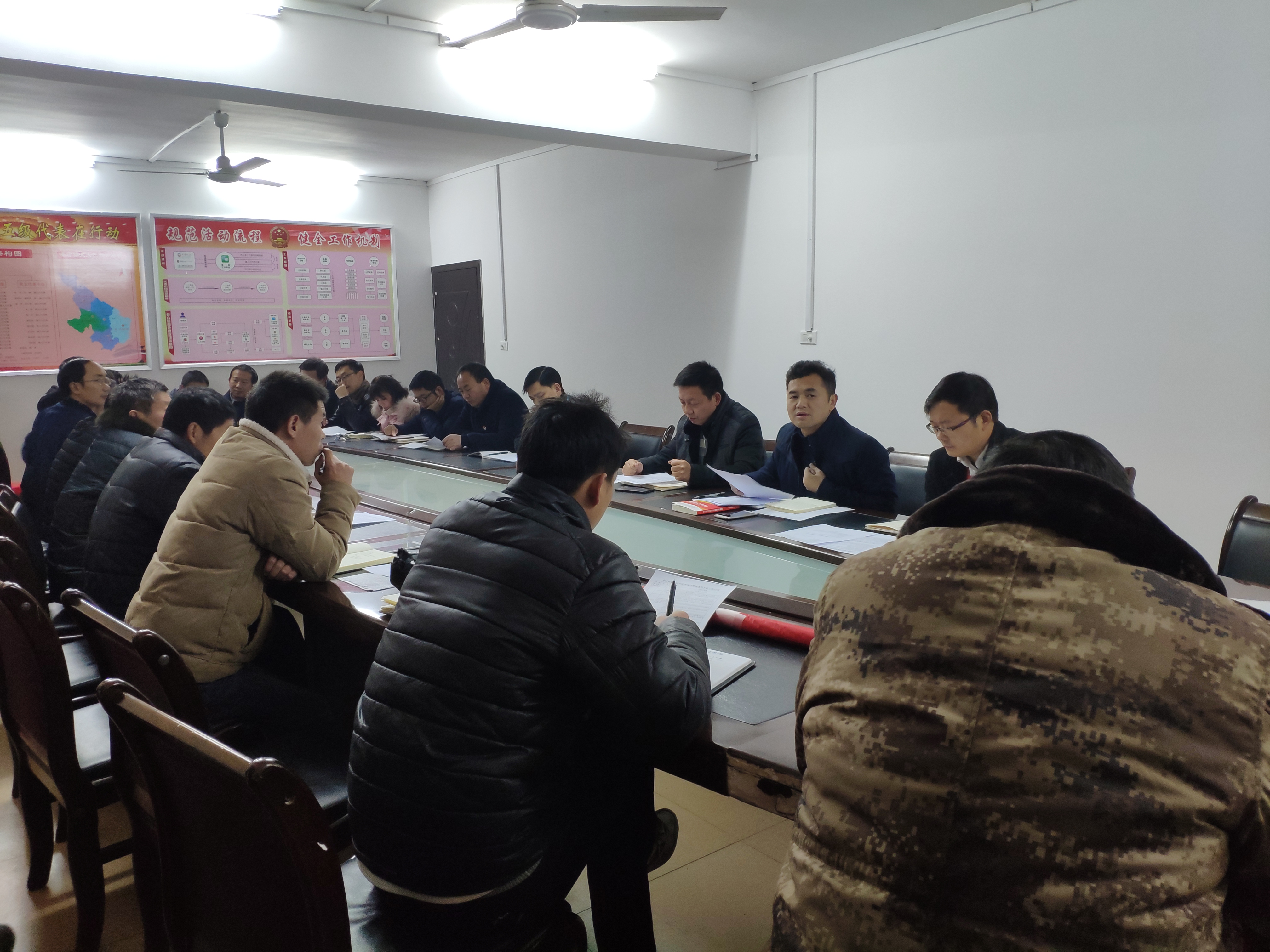 秦古镇召开村委会换届选举业务培训会