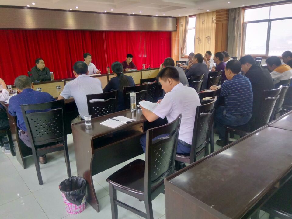 官渡镇召开茶园建设现场会