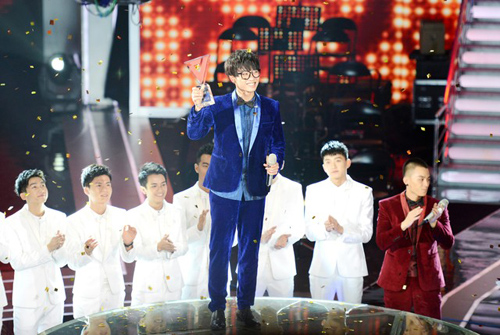 “火星弟弟”华晨宇：坚持梦想 为音乐而生