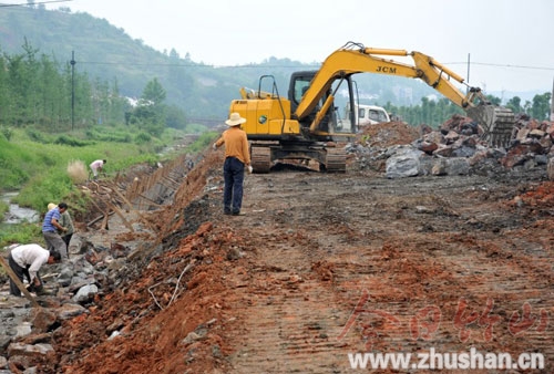 寶豐一級公路建設(shè)快速推進(jìn)