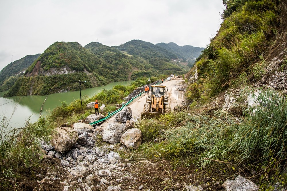 王小波：一切为了“生命线”畅通