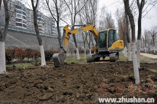 堵河青年林公园景观上档升级改造 全面拉开施工序幕