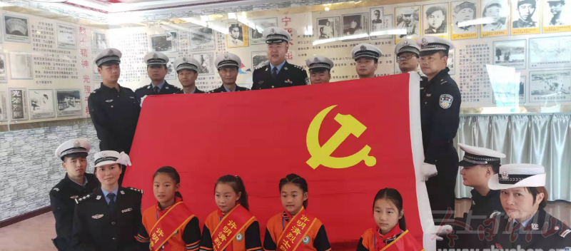 竹山交警一中队：缅怀先烈 努力工作