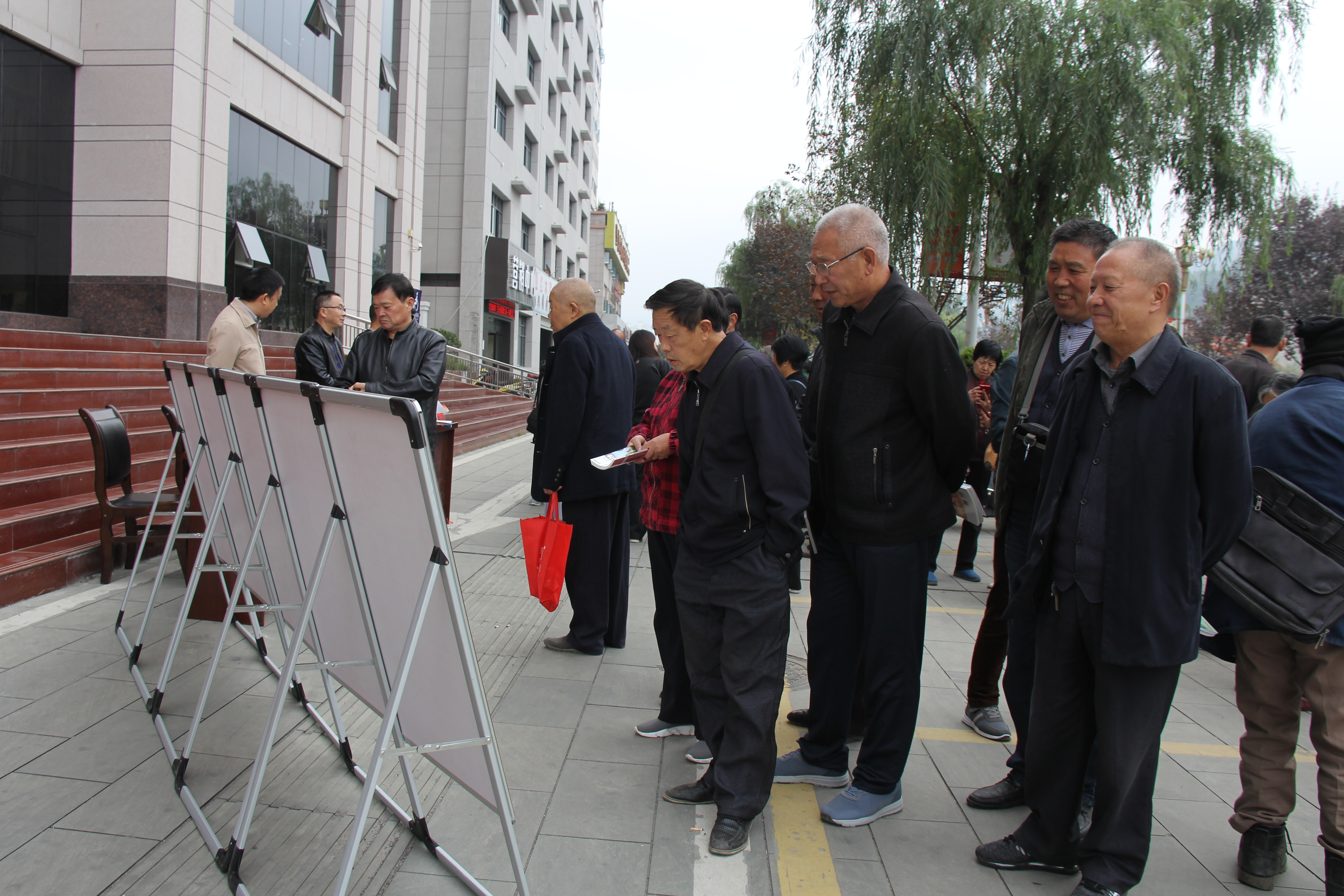 楼台乡：重阳节开展退休老干部座谈会