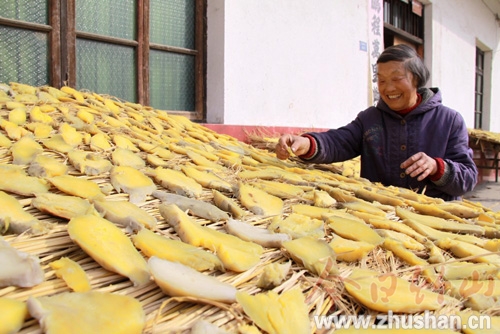 宝丰农家自制红薯干儿销售 户增收可达4000元左右