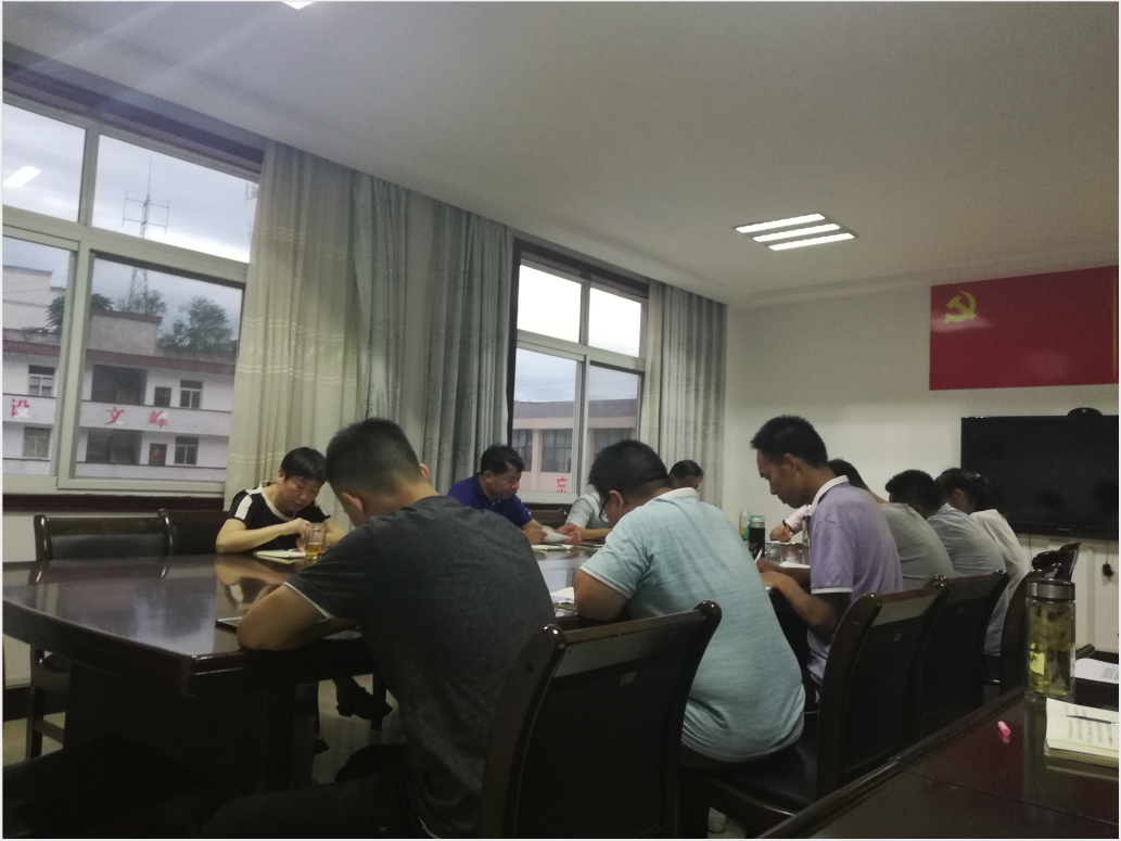 文峰乡：学习张富清先进事迹 争做合格干部